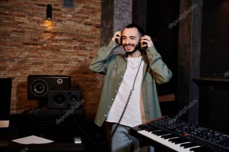 Chantre en répétition avec chef de chœur