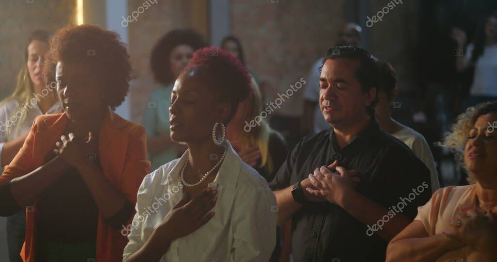 Chantre donnant le départ à l’assemblée